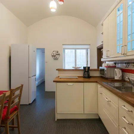 Spacious Apartment Near Wenceslas Square Prague Exterior photo