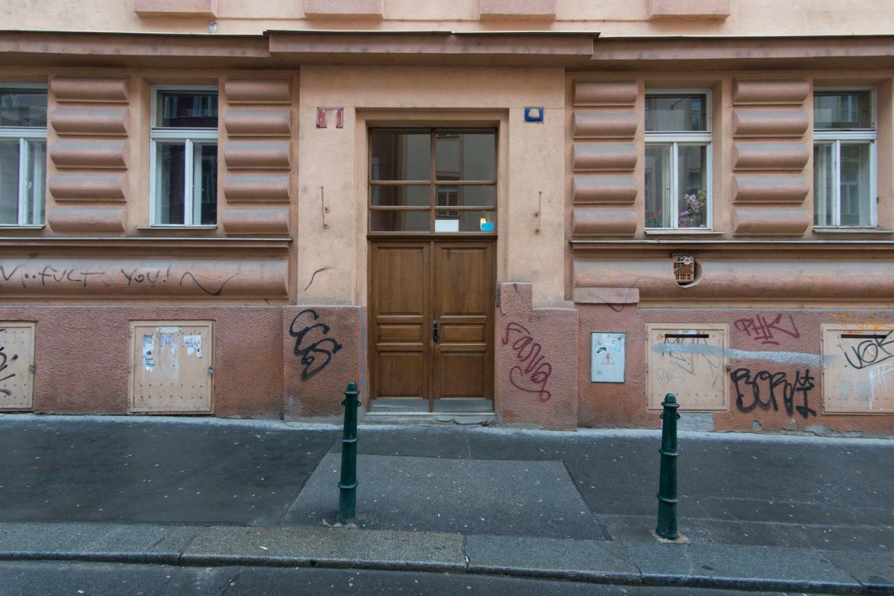 Spacious Near Wenceslas Square Appartement *